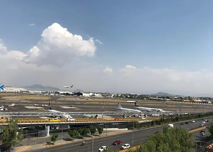 Отель Aeropuerto